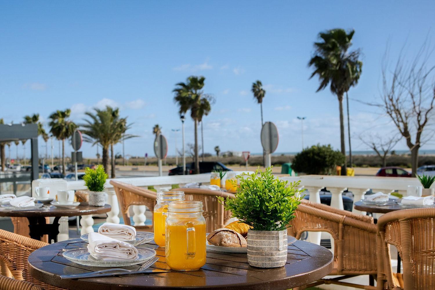 Hotel Playa Conil - Beachfront Studios & Suites Conil De La Frontera Exterior photo