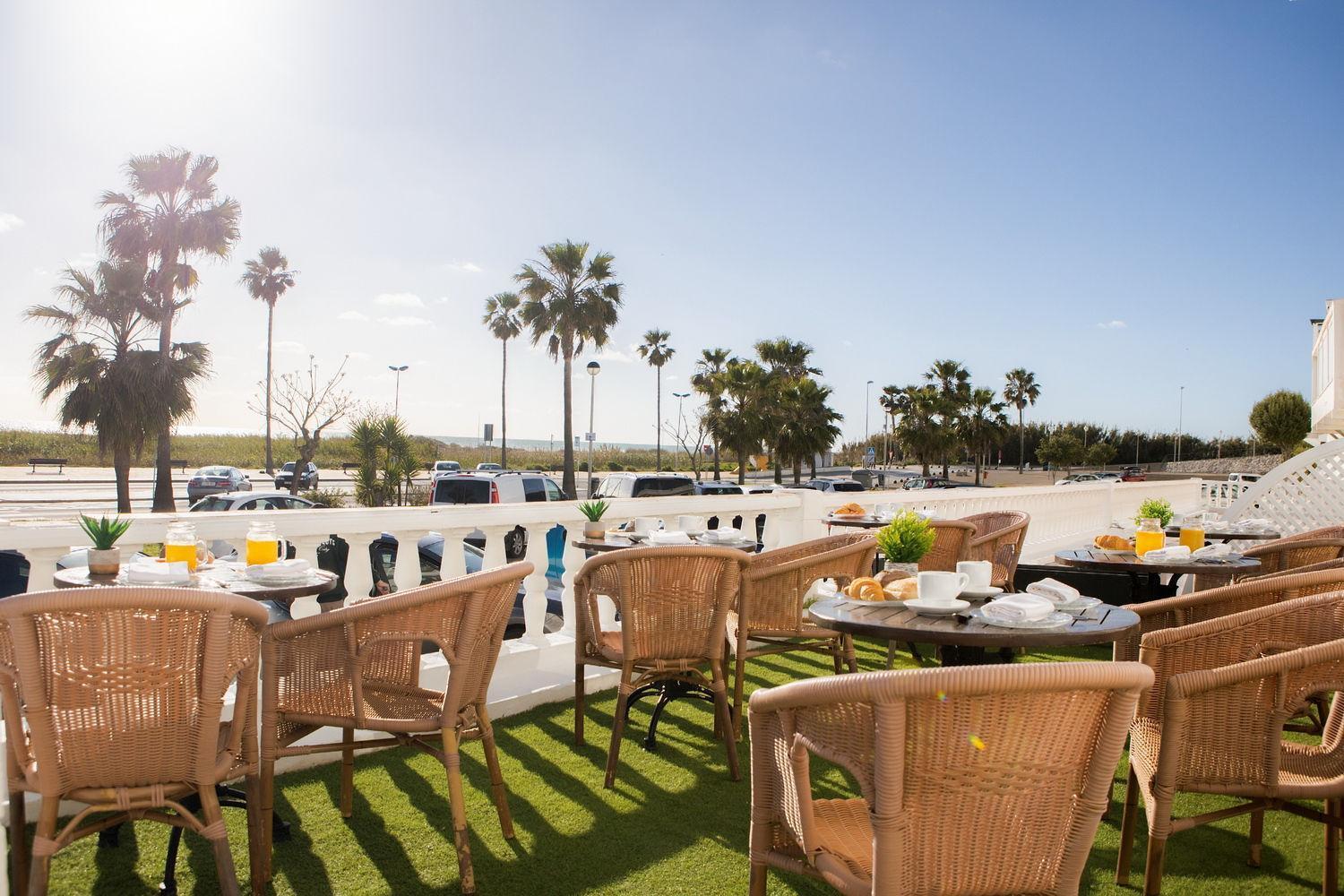 Hotel Playa Conil - Beachfront Studios & Suites Conil De La Frontera Exterior photo